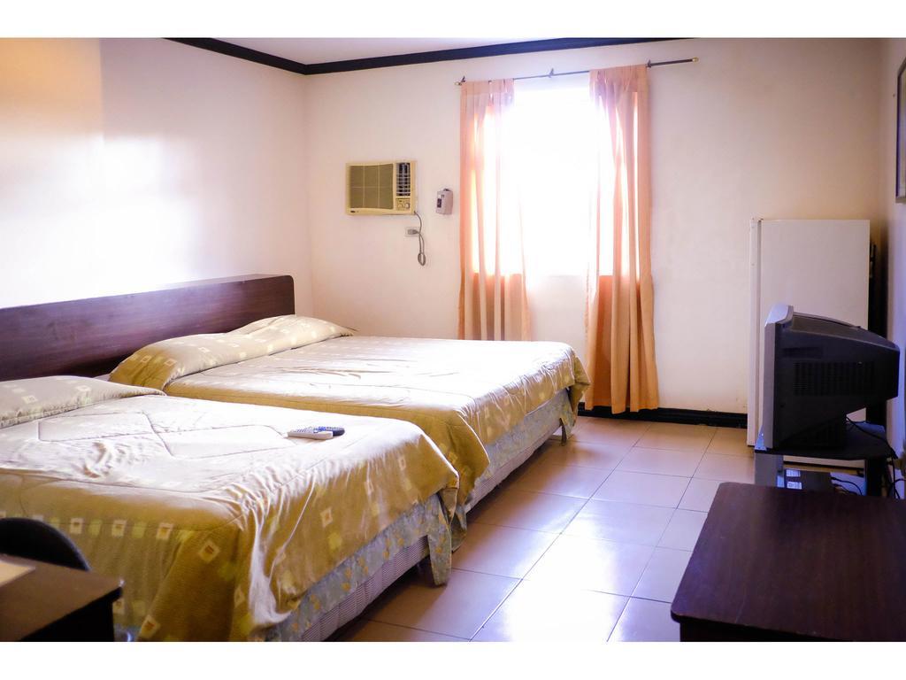Crowne Garden Hotel Cebu Стая снимка