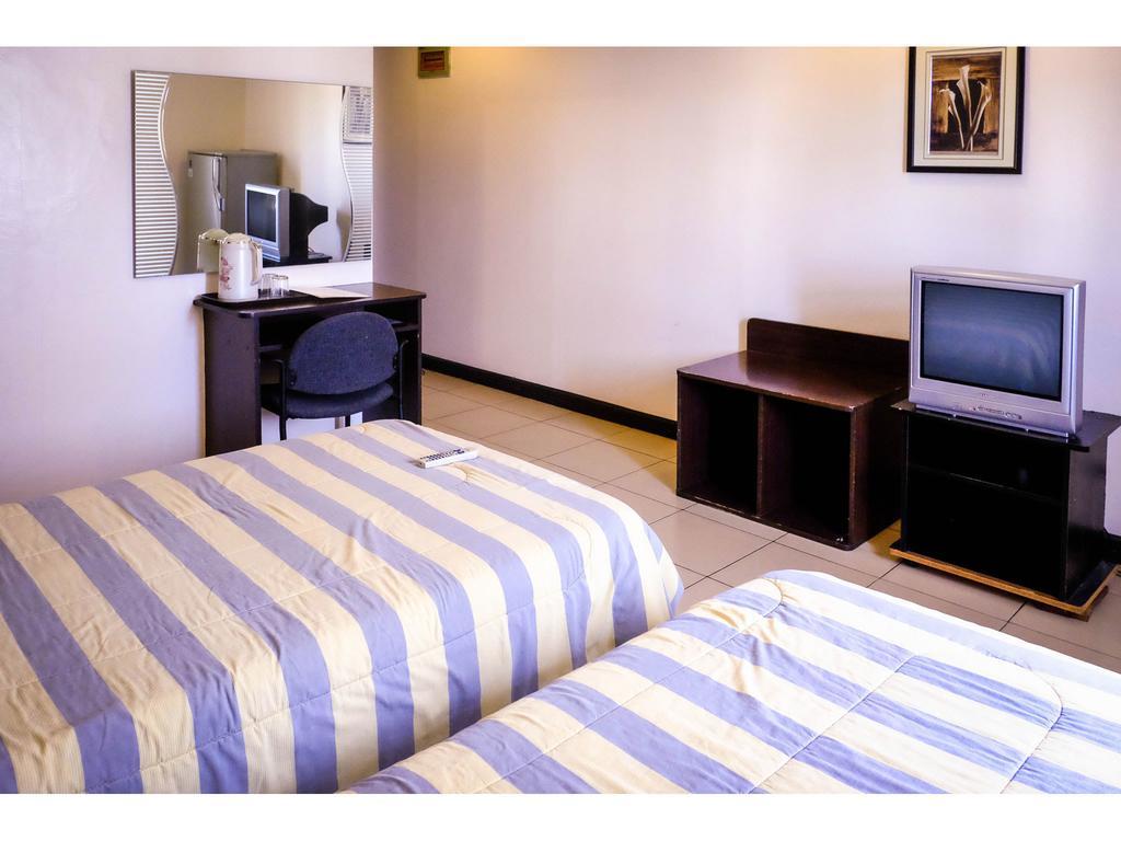 Crowne Garden Hotel Cebu Стая снимка