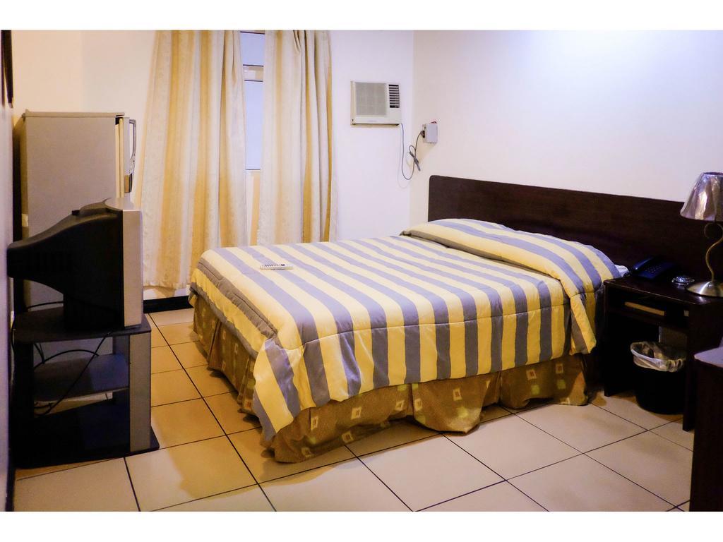 Crowne Garden Hotel Cebu Стая снимка